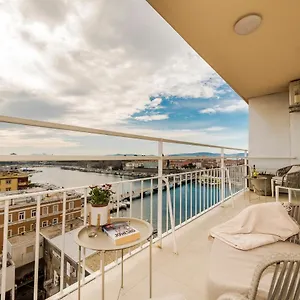  Apartment Urban Luxury
