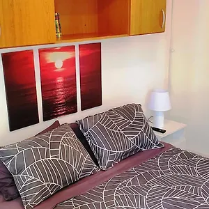  Apartment Zee